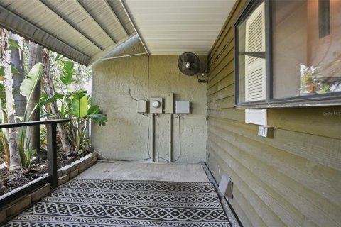 Villa ou maison à louer à Tampa, Floride: 3 chambres, 165.18 m2 № 2098361 - photo 3