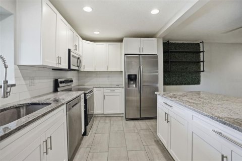 Villa ou maison à louer à Tampa, Floride: 3 chambres, 165.18 m2 № 2098361 - photo 17