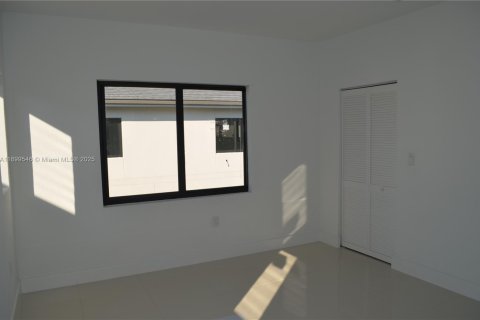 Casa en venta en Florida City, Florida, 5 dormitorios, 176.7 m2 № 1964508 - foto 20