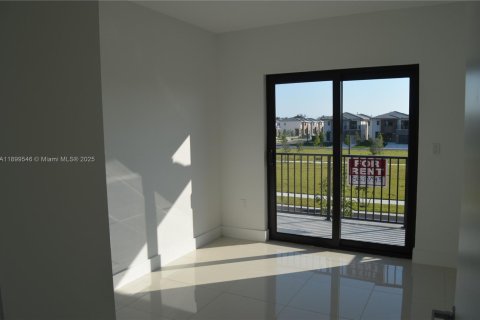 Casa en venta en Florida City, Florida, 5 dormitorios, 176.7 m2 № 1964508 - foto 13