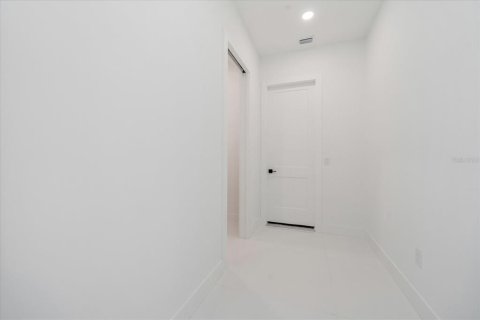 House in Sarasota, Florida 4 bedrooms, 253.25 sq.m. № 1894044 - photo 16