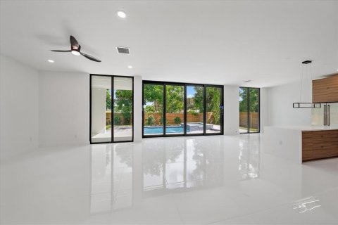 House in Sarasota, Florida 4 bedrooms, 253.25 sq.m. № 1894044 - photo 4