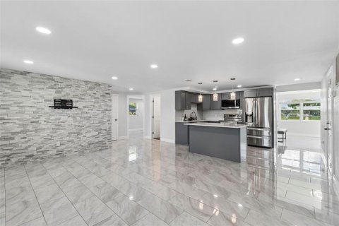 Купить виллу или дом в Нью-Порт-Ричи, Флорида 5 комнат, 114.55м2, № 2212068 - фото 9