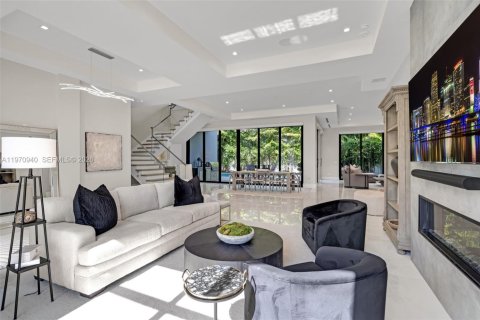 House in Boca Raton, Florida 5 bedrooms, 406.73 sq.m. № 2040842 - photo 8