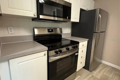 Condo in Lutz, Florida, 1 bedroom  № 1870954 - photo 10