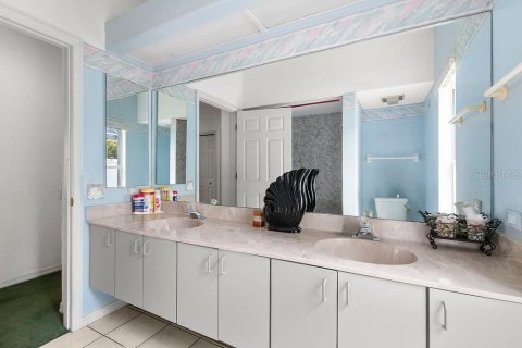 Casa en venta en Temple Terrace, Florida, 5 dormitorios, 256.5 m2 № 1898643 - foto 23