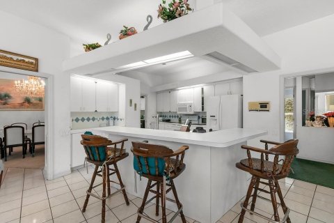Casa en venta en Temple Terrace, Florida, 5 dormitorios, 256.5 m2 № 1898643 - foto 11