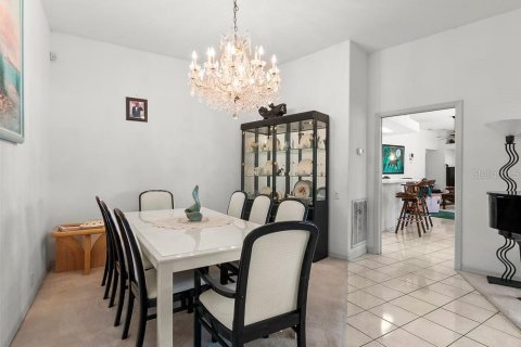 Casa en venta en Temple Terrace, Florida, 5 dormitorios, 256.5 m2 № 1898643 - foto 8
