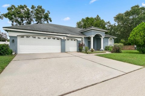 Casa en venta en Temple Terrace, Florida, 5 dormitorios, 256.5 m2 № 1898643 - foto 1