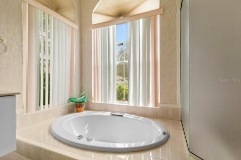 Casa en venta en Temple Terrace, Florida, 5 dormitorios, 256.5 m2 № 1898643 - foto 19