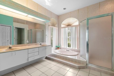 Casa en venta en Temple Terrace, Florida, 5 dormitorios, 256.5 m2 № 1898643 - foto 18