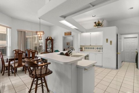 Casa en venta en Temple Terrace, Florida, 5 dormitorios, 256.5 m2 № 1898643 - foto 9