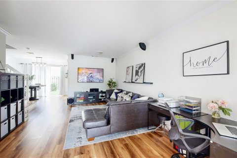 Touwnhouse à vendre à Miami, Floride: 3 chambres, 127.09 m2 № 2085459 - photo 6