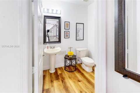 Touwnhouse à vendre à Miami, Floride: 3 chambres, 127.09 m2 № 2085459 - photo 11