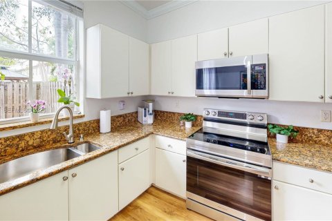 Touwnhouse à vendre à Miami, Floride: 3 chambres, 127.09 m2 № 2085459 - photo 18