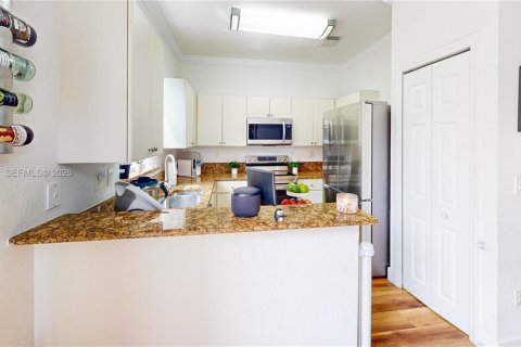 Touwnhouse à vendre à Miami, Floride: 3 chambres, 127.09 m2 № 2085459 - photo 15