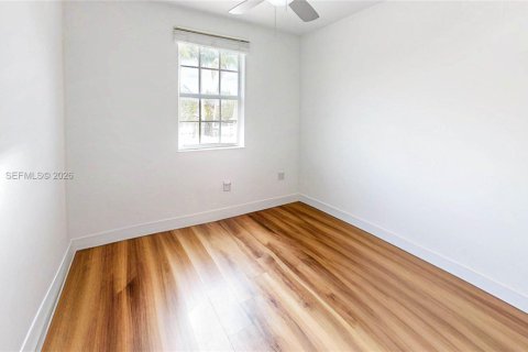 Touwnhouse à vendre à Miami, Floride: 3 chambres, 127.09 m2 № 2085459 - photo 27
