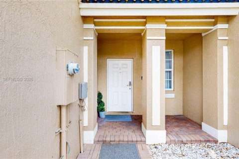 Touwnhouse à vendre à Miami, Floride: 3 chambres, 127.09 m2 № 2085459 - photo 5