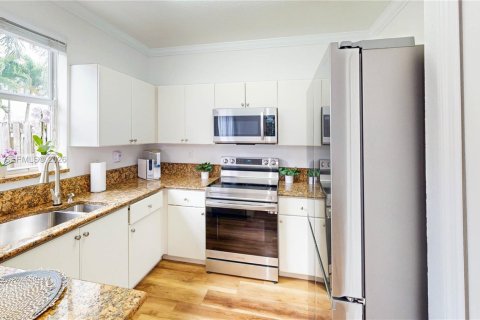 Touwnhouse à vendre à Miami, Floride: 3 chambres, 127.09 m2 № 2085459 - photo 17