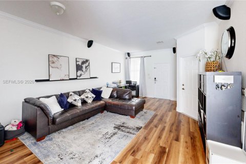 Touwnhouse à vendre à Miami, Floride: 3 chambres, 127.09 m2 № 2085459 - photo 8