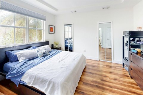 Touwnhouse à vendre à Miami, Floride: 3 chambres, 127.09 m2 № 2085459 - photo 23