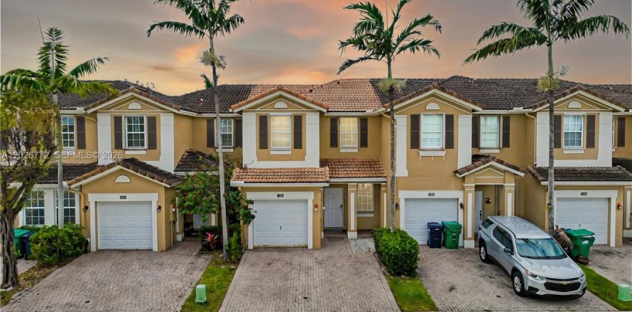 Touwnhouse à Miami, Floride 3 chambres, 127.09 m2 № 2085459