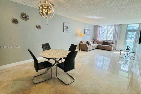 Снять в аренду кондоминиум в Санни-Айлс-Бич, Флорида 1 спальня, 92.9м2, № 1992728 - фото 15