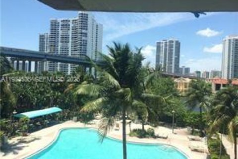 Condo in Sunny Isles Beach, Florida, 1 bedroom  № 1992728 - photo 24