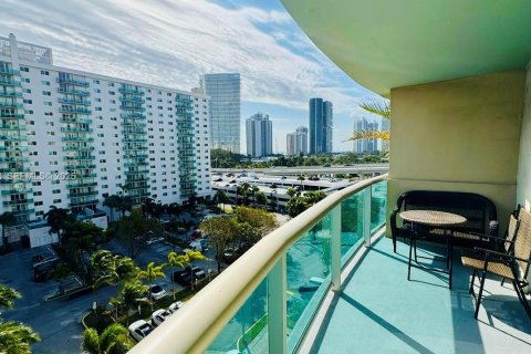 Снять в аренду кондоминиум в Санни-Айлс-Бич, Флорида 1 спальня, 92.9м2, № 1992728 - фото 5