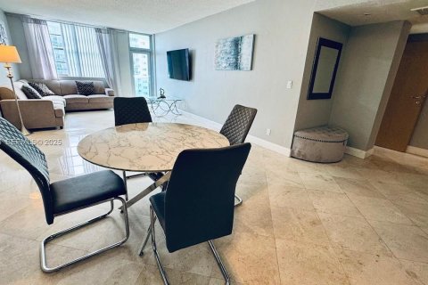 Снять в аренду кондоминиум в Санни-Айлс-Бич, Флорида 1 спальня, 92.9м2, № 1992728 - фото 12