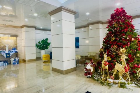 Снять в аренду кондоминиум в Санни-Айлс-Бич, Флорида 1 спальня, 92.9м2, № 1992728 - фото 1