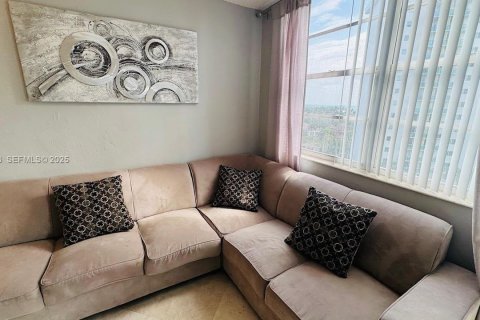 Снять в аренду кондоминиум в Санни-Айлс-Бич, Флорида 1 спальня, 92.9м2, № 1992728 - фото 19