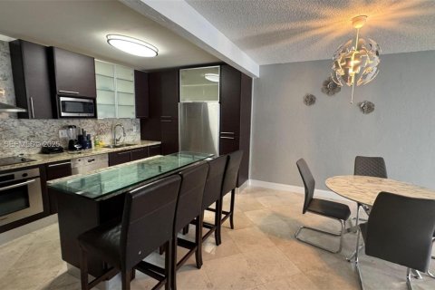 Снять в аренду кондоминиум в Санни-Айлс-Бич, Флорида 1 спальня, 92.9м2, № 1992728 - фото 9