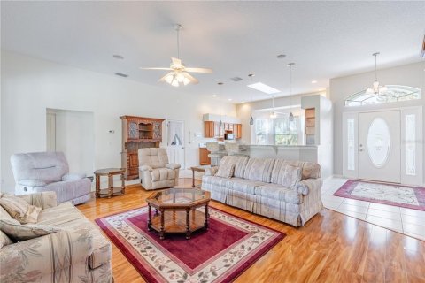House in Tavares, Florida 3 bedrooms, 163.14 sq.m. № 2117227 - photo 29