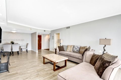 Condominio en alquiler en Aventura, Florida, 2 dormitorios, 141.21 m2 № 2076942 - foto 16
