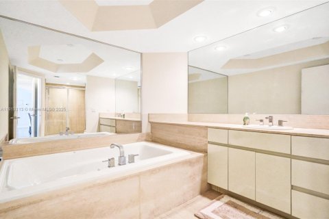 Condominio en alquiler en Aventura, Florida, 2 dormitorios, 141.21 m2 № 2076942 - foto 5