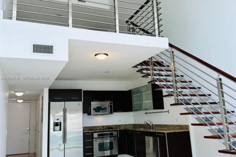 Condominio en alquiler en Miami, Florida, 1 dormitorio, 98.29 m2 № 1996439 - foto 6