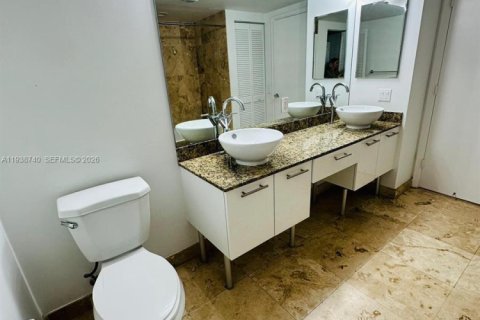 Condominio en alquiler en Miami, Florida, 1 dormitorio, 98.29 m2 № 1996439 - foto 14
