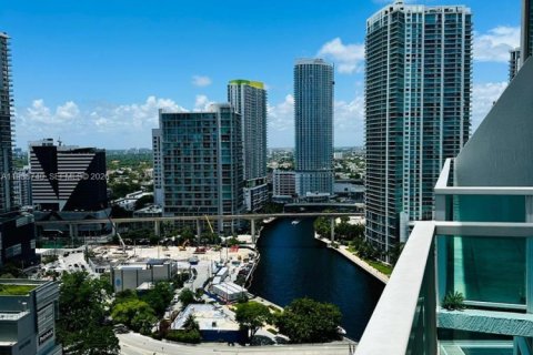 Condominio en alquiler en Miami, Florida, 1 dormitorio, 98.29 m2 № 1996439 - foto 5