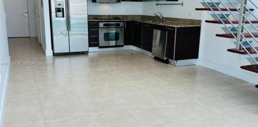 Condominio en Miami, Florida, 1 dormitorio № 1996439