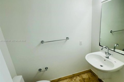 Condominio en alquiler en Miami, Florida, 1 dormitorio, 98.29 m2 № 1996439 - foto 15