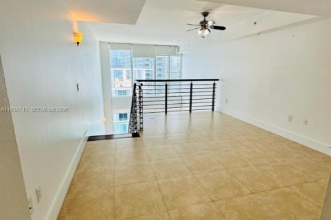 Condominio en alquiler en Miami, Florida, 1 dormitorio, 98.29 m2 № 1996439 - foto 8