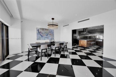 Condominio en venta en Miami, Florida, 2 dormitorios, 181.16 m2 № 1458814 - foto 11