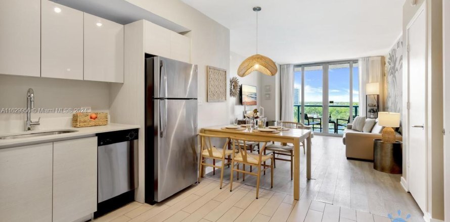 Condo à Hallandale Beach, Floride, 2 chambres  № 1934336