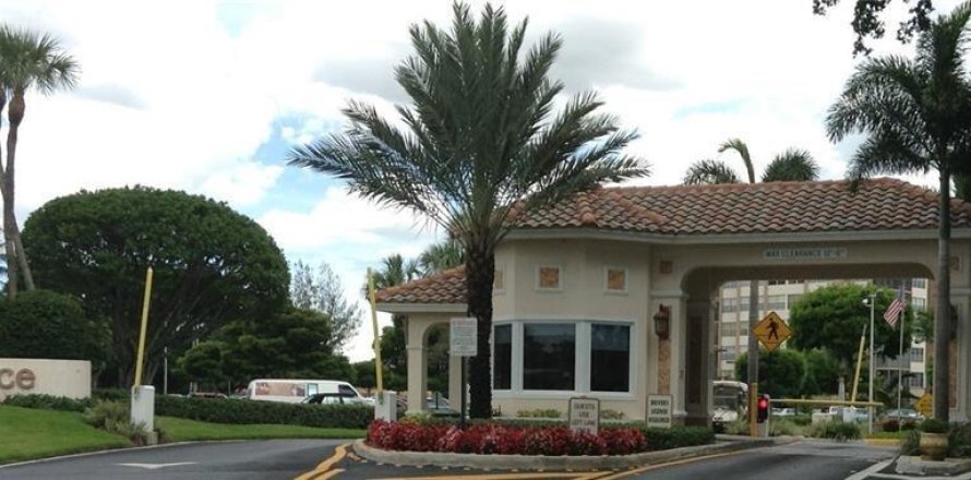 Condo in Pembroke Pines, Florida, 2 bedrooms № 742148