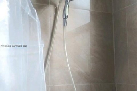 Commercial property in Pembroke Pines, Florida 1 bedroom, 285.49 sq.m. № 2042618 - photo 6