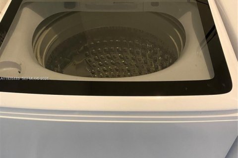 Commercial property in Pembroke Pines, Florida 1 bedroom, 285.49 sq.m. № 2042618 - photo 7