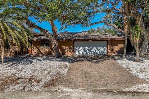 House in Siesta Key, Florida 3 bedrooms, 267.74 sq.m. № 1562531 - photo 13