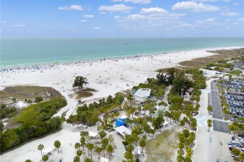 House in Siesta Key, Florida 3 bedrooms, 267.74 sq.m. № 1562531 - photo 20