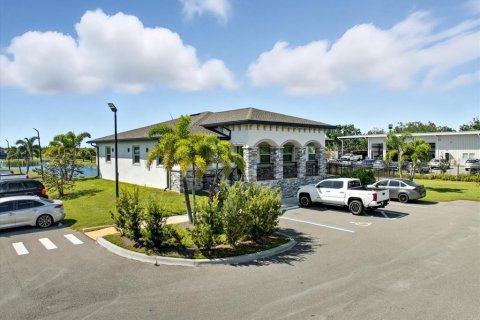 Immobilier commercial à Palmetto, Floride 1053.98 m2 № 2139201